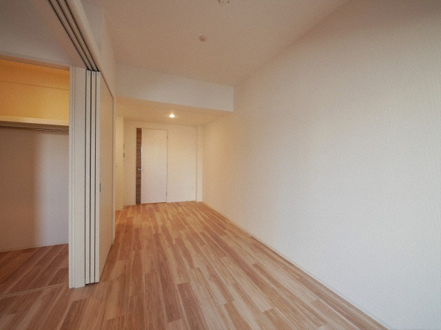 セレニテ西中島アリア弐番館の居間・リビング