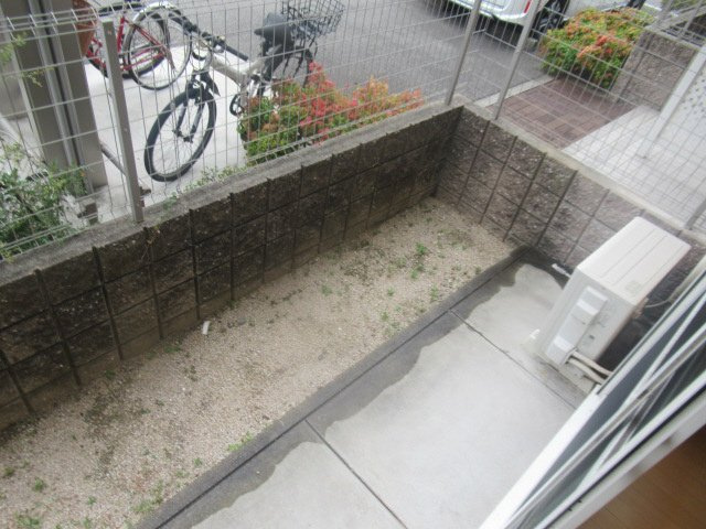 アゼリア宮上　Ｃ棟のバルコニー