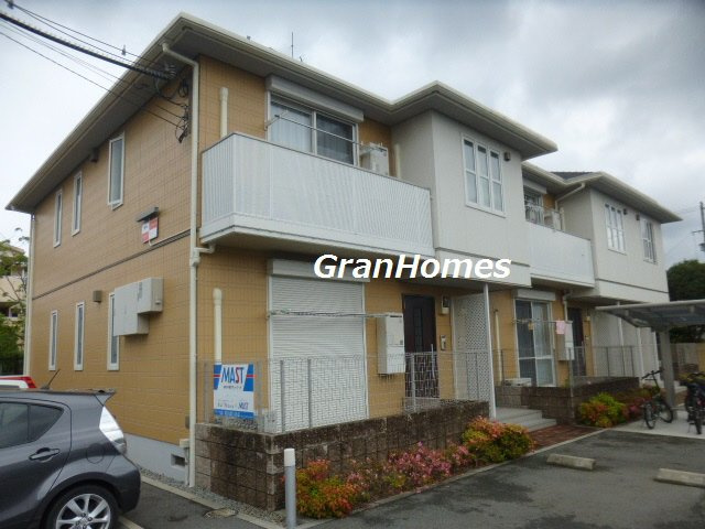 アゼリア宮上　Ｃ棟の外観