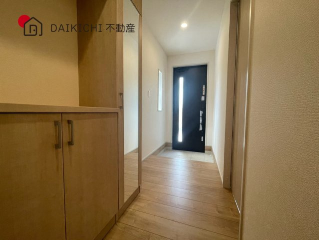 【玄関】 | 北本市東間7丁目　グランシエロ　新築戸建　全6棟　5号棟