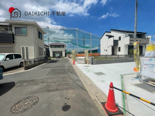 【前面道路含む現地写真】 | 北本市東間7丁目　グランシエロ　新築戸建　全6棟　5号棟