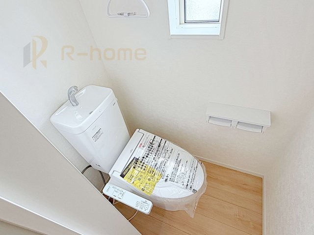 常総市水海道諏訪町第3　新築戸建て　5号棟のトイレ|2階にもトイレがあるので忙しい時間帯も安心です！