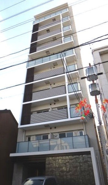 スリーアイランドタワー車道の外観