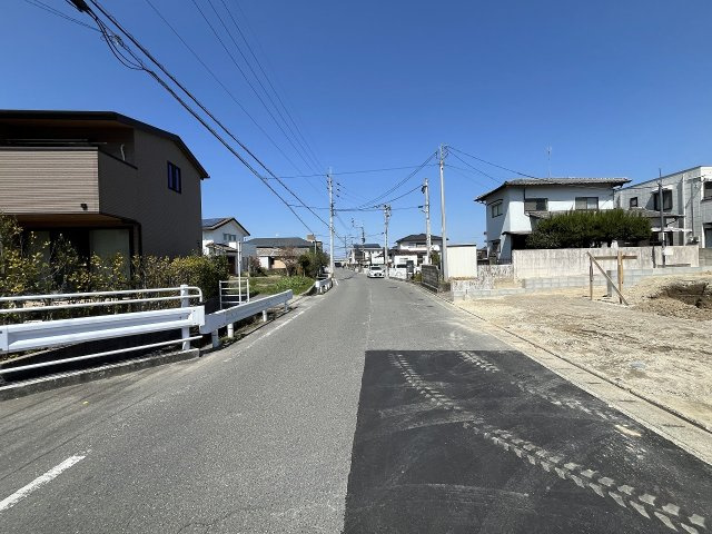 【その他】 | 福岡市早良区次郎丸4丁目2期　3号棟（全3棟）【仲介手数料無料・0円】 | 現地写真。前面道路です。