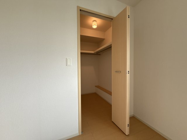アン・グランジェの収納