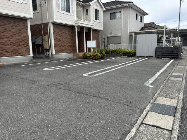 メゾン・オーブⅠの駐車場