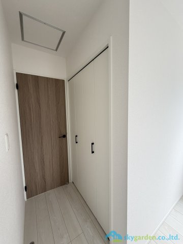 秦野市渋沢6期　新築戸建　全5棟2号棟の玄関