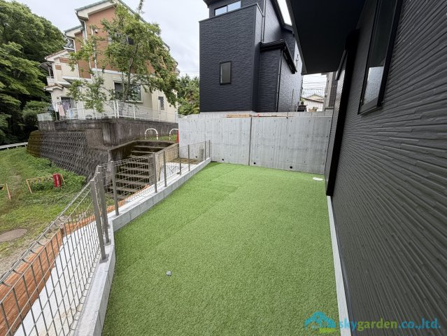 秦野市渋沢6期　新築戸建　全5棟2号棟の庭