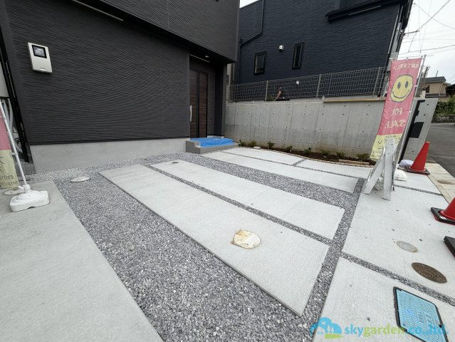 秦野市渋沢6期　新築戸建　全5棟2号棟の駐車場