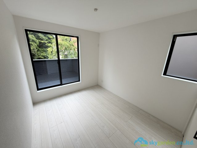 秦野市渋沢6期　新築戸建　全5棟2号棟の洋室