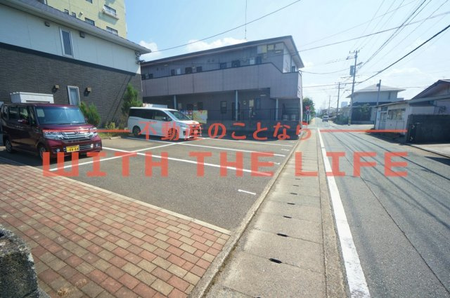 プレフェランス長門石の駐車場|駐車場があります