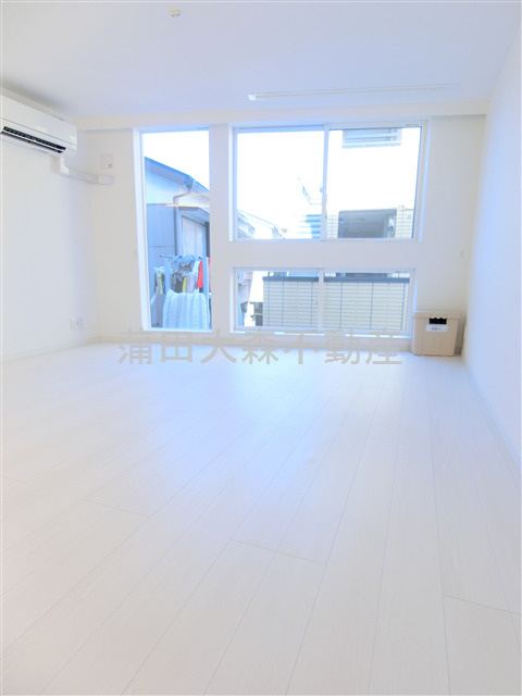 フォーラム大森北の居間・リビング|南東向き洋室