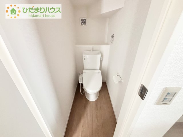 【トイレ】 | 取手市本郷2期　新築戸建　1号棟 | 1・2階にトイレあり。階段を降りなくてもいいので、高齢者の方も優しい☆彡