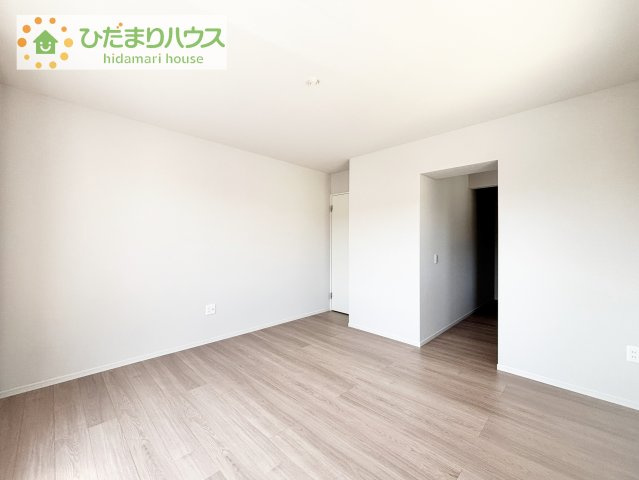 【寝室】 | 取手市本郷2期　新築戸建　1号棟 | 広めの主寝室は、ベッドの他にもパソコンデスクやドレッサーなども置けちゃいます(*^-^*)