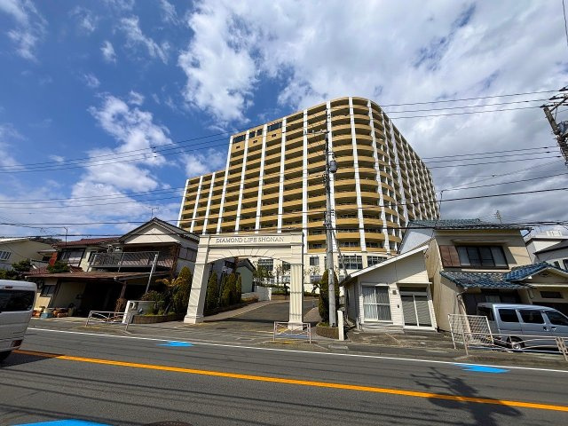 【外観】 | □■ダイヤモンドライフ湘南■□ | 周辺には高い建物がなくとても存在感のあるマンションです！