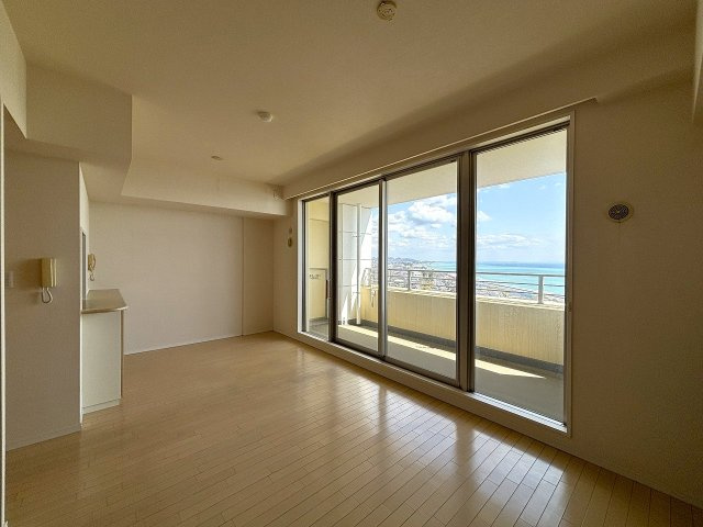 【居間・リビング】 | □■ダイヤモンドライフ湘南■□ | ゆったりとした静かな時間が過ごせる贅沢な住空間♪