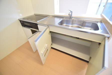 ミ・カーサのキッチン|キッチン下に収納あります