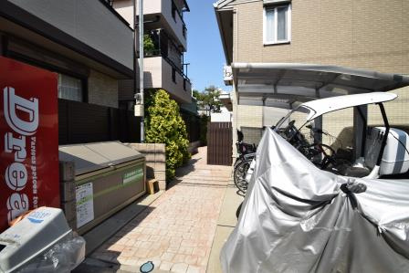 ミ・カーサのエントランス|オシャレな建物です