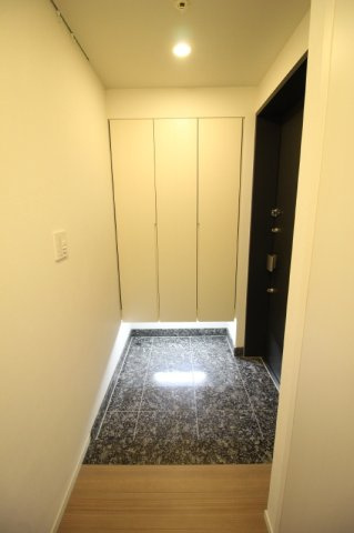 テラス渋谷美竹の玄関