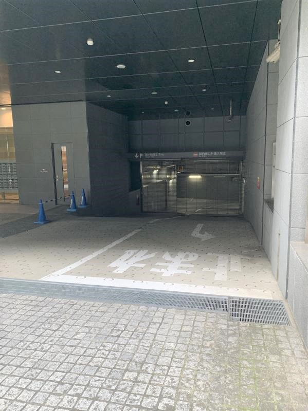 テラス渋谷美竹の駐車場|駐車場入り口