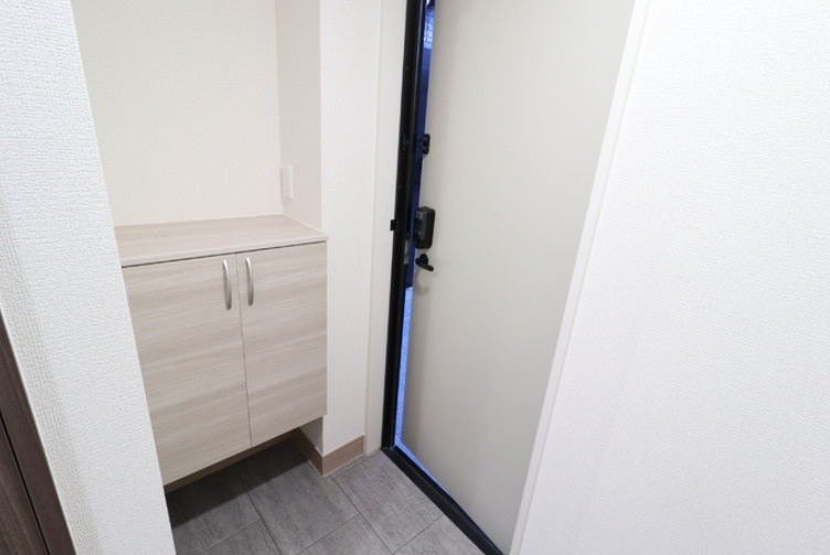 PREMILIFE羽屋の玄関