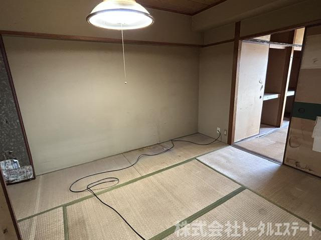 ロイヤルコーポランド上田中の和室