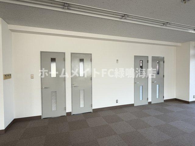 サイエンスビル(縦列P4台込)のロビー
