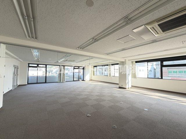 サイエンスビル(縦列P4台込)のロビー
