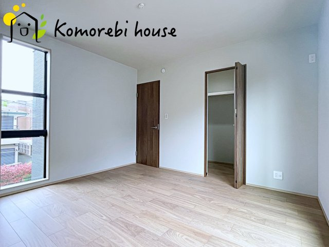 大宮大和田　2期　新築一戸建て　グリーンガーデン　01の寝室|使い勝手のいい寝室です