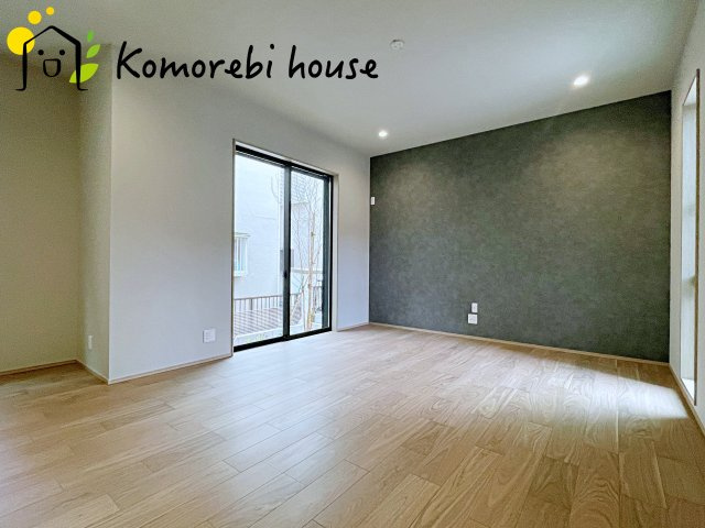 大宮大和田　2期　新築一戸建て　グリーンガーデン　01の居間・リビング|おしゃれな居間です