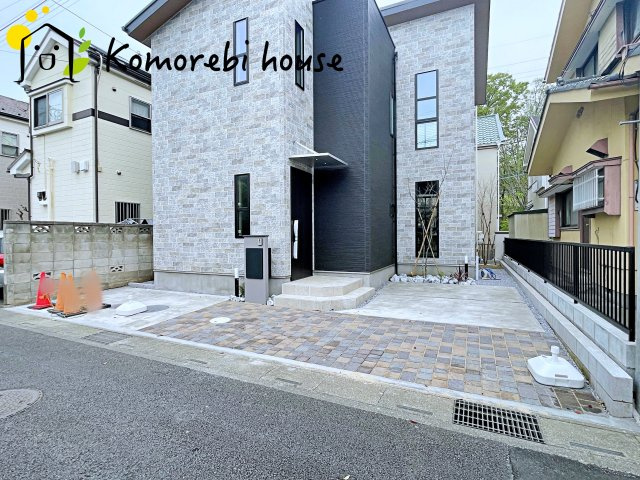 大宮大和田　2期　新築一戸建て　グリーンガーデン　01の駐車場|駐車場があるので、車を買う予定の方も安心です
