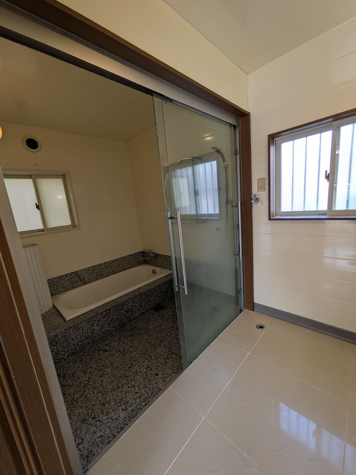 エレガンス日向Eのロビー