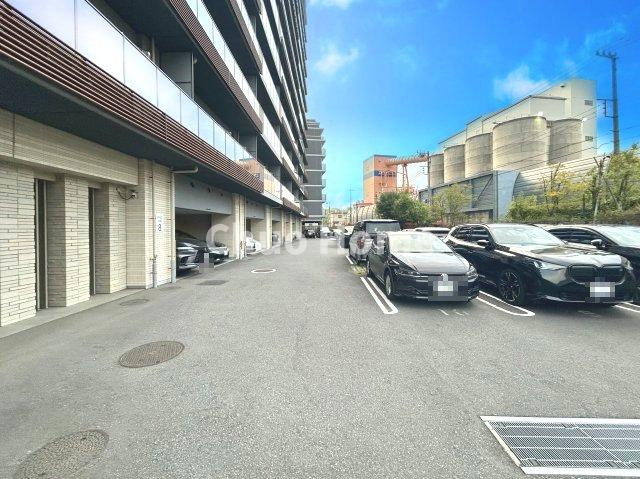 プラウド清澄白河リバーサイドの駐車場|【敷地内駐車場】最新の空き状況や費用などの詳細は担当スタッフまでお問い合わせください。