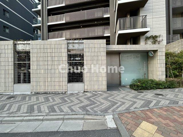 プラウド清澄白河リバーサイドの駐輪場|【自転車置き場】最新の空き状況や費用などの詳細は担当スタッフまでお問い合わせください。