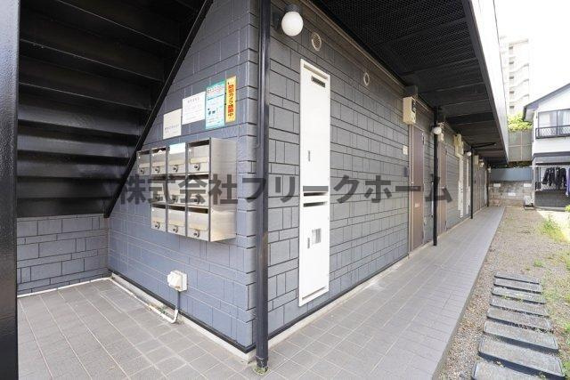 小金井市東町４丁目のアパートのロビー