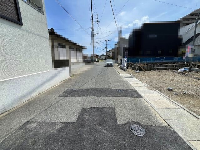 【その他】 | 福岡市早良区次郎丸4丁目1期　2号棟（全3棟）【仲介手数料無料・0円】 | 現地写真。前面道路です。