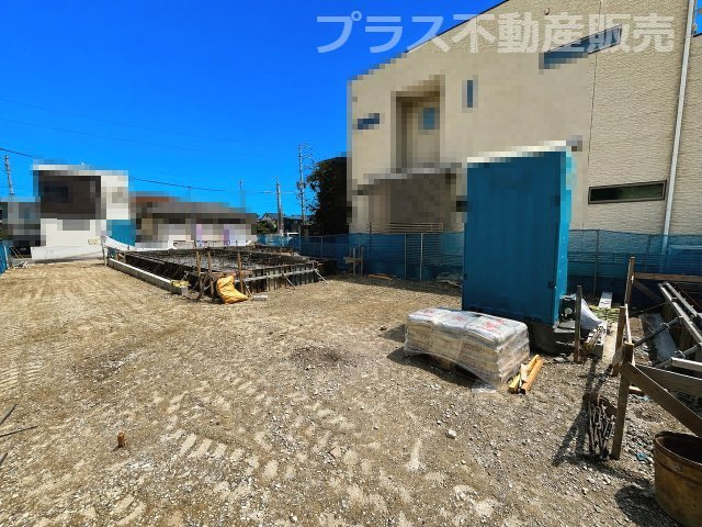 【外観】 | 福岡市早良区次郎丸4丁目1期　2号棟（全3棟）【仲介手数料無料・0円】 | 現地写真。プラス不動産販売なら、現場の全ての棟をまとめてご見学頂けます。