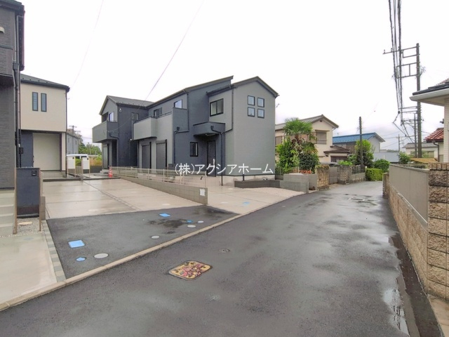 入間市小谷田2丁目・全4棟　新築一戸建　2号棟の前面道路含む現地写真