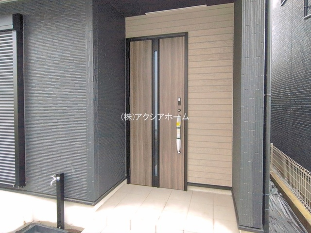 入間市小谷田2丁目・全4棟　新築一戸建　2号棟の玄関