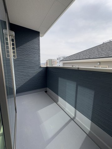 【バルコニー】 | 福岡市早良区次郎丸4丁目1期　3号棟（全3棟）【仲介手数料無料・0円】 | 施工例。施工例は完成時と異なる場合があります。