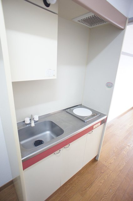 ブロードフラットのキッチン|同タイプ別部屋写真です。現況優先