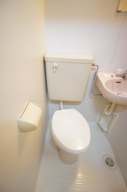 ブロードフラットのトイレ|同タイプ別部屋写真です。現況優先