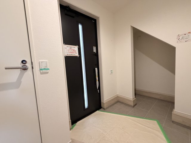 福岡市東区原田３期　１号棟の玄関