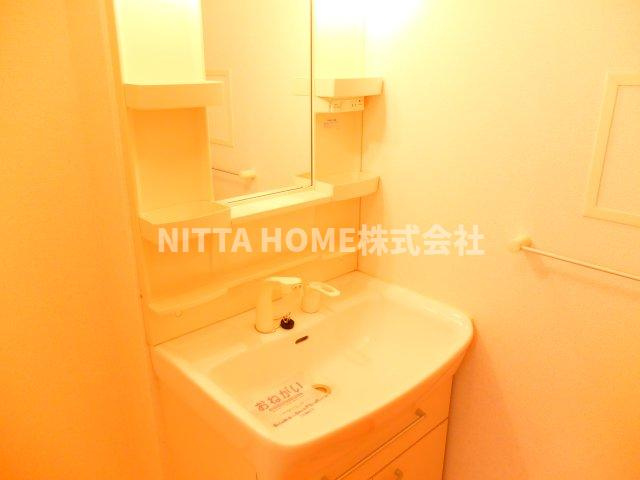 ベル　ファミーユⅠ　１番館の独立洗面台|洗髪洗面台付きで朝の身支度も快適です◎