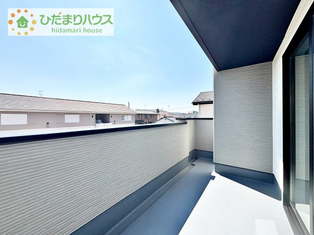 【バルコニー】 | 取手市本郷2期　新築戸建　2号棟 | 広々としたバルコニー。お洗濯物もぜーんぶ干せちゃいます！！