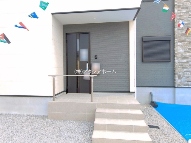 入間市宮寺・全1棟　新築一戸建　～LDK22.6帖～の玄関