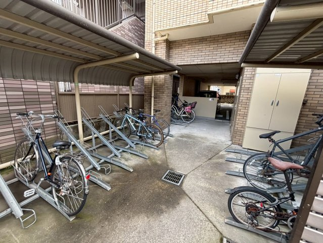 ジェネラスマンション城西の駐輪場