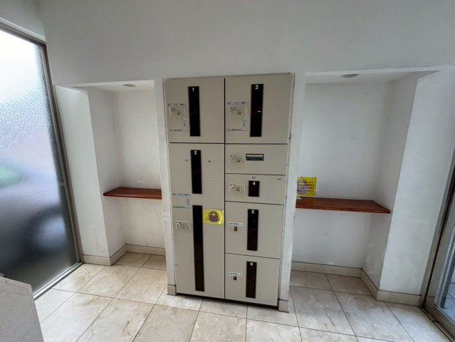 ジェネラスマンション城西のその他共用部分|宅配ボックス付きです。