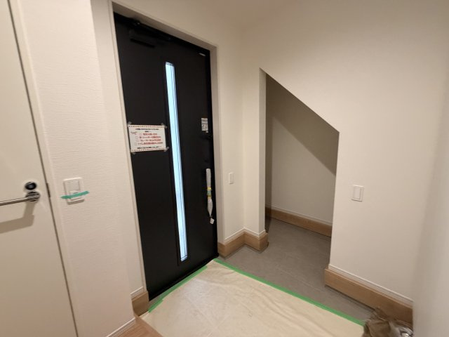 福岡市東区原田３期　2号棟の玄関