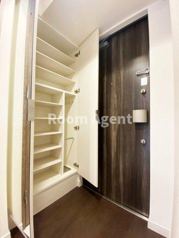 プレサンス広小路通今池の玄関